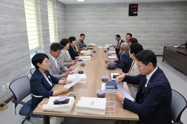 대한노인회 우리군의회 방문